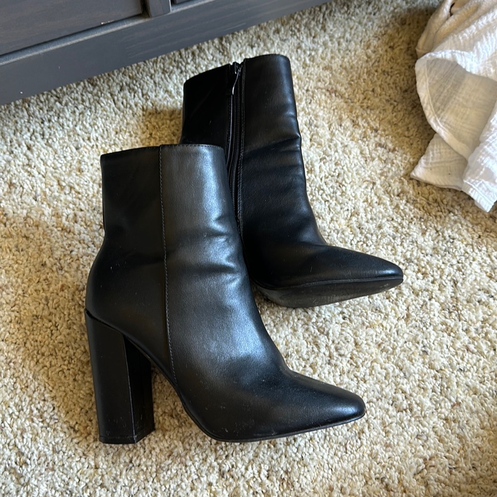 Black booties with heel